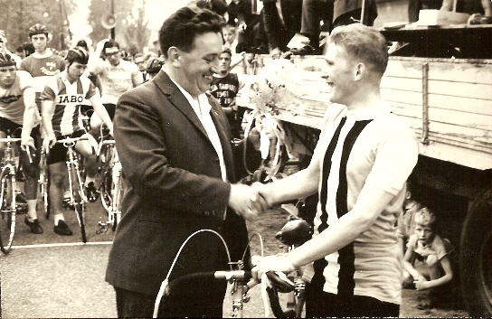 Klik om te verbergen