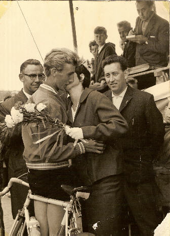 Klik om te verbergen