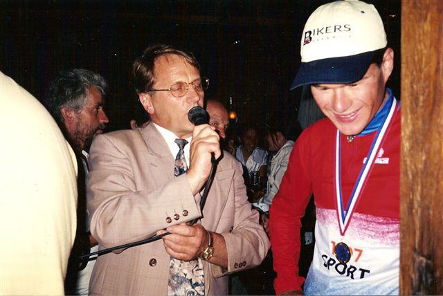 Klik om te verbergen